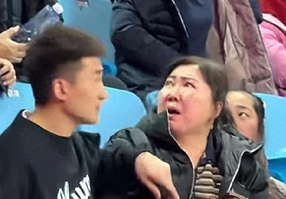 kaiyun-郁闷！孙铭徽家人与安保冲突！布朗疯狂出手26次，决战三分打铁！